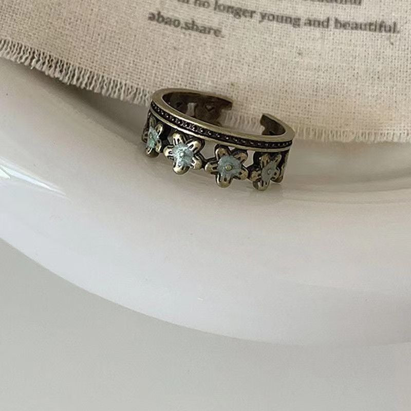 Vintage Jewelry - Retro Layered Butterfly Flower Ring for Stylish Daily Wear and Special Occasions