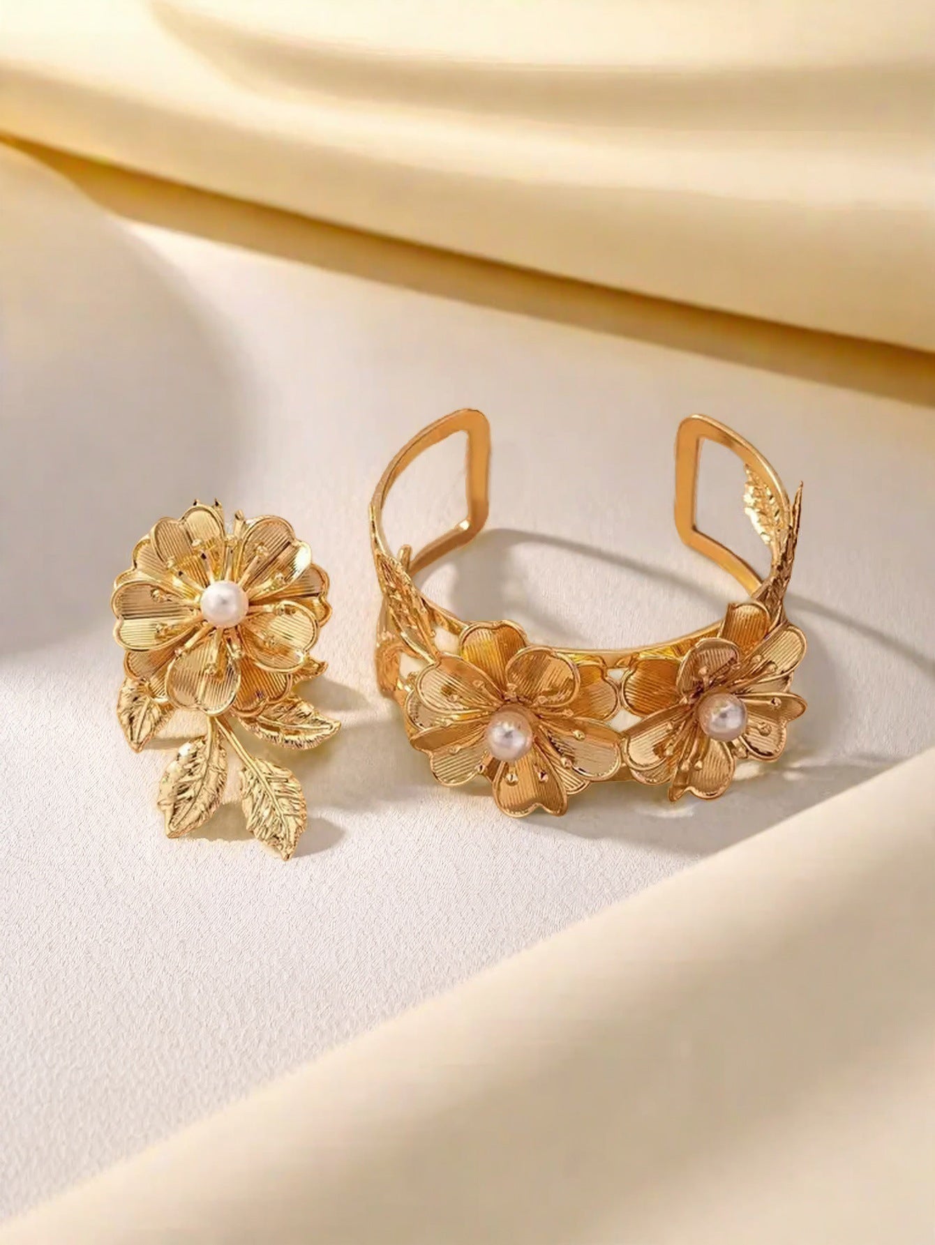 The Garden at Dawn Collection: Vintage Flower Jewelry Set