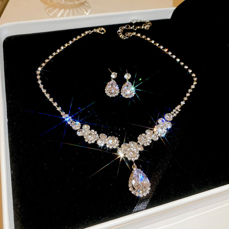 Earrings and Necklace Set：Sparkling Alloy Teardrop Jewelry
